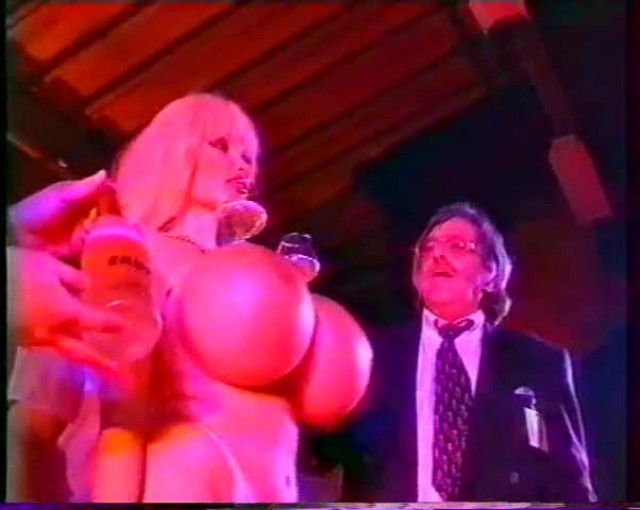 Lolo Ferrari Big Boobs Public Nudity Hot Show Straight Paris Big Tits