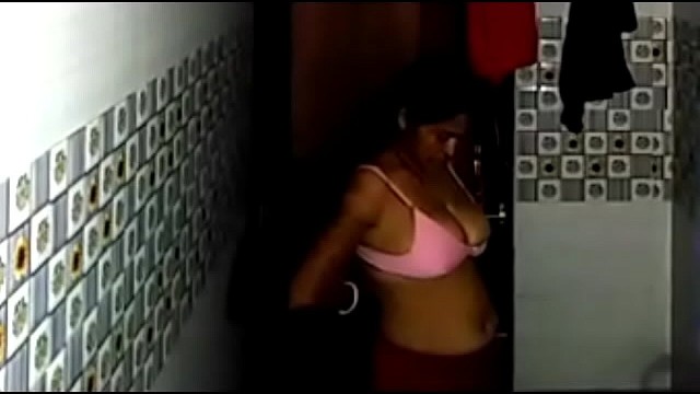 Aurore Hot Big House Pornstar Bangladeshi Maid Aunty Bathing Son