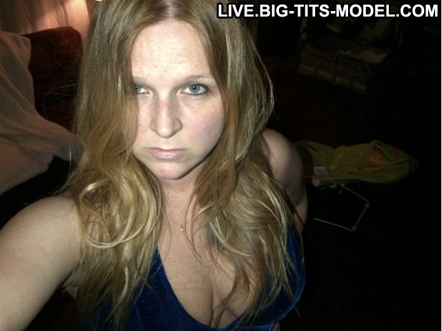 Sexy_simone Blonde Mature Caucasian Brown Eyes Bisexual Live