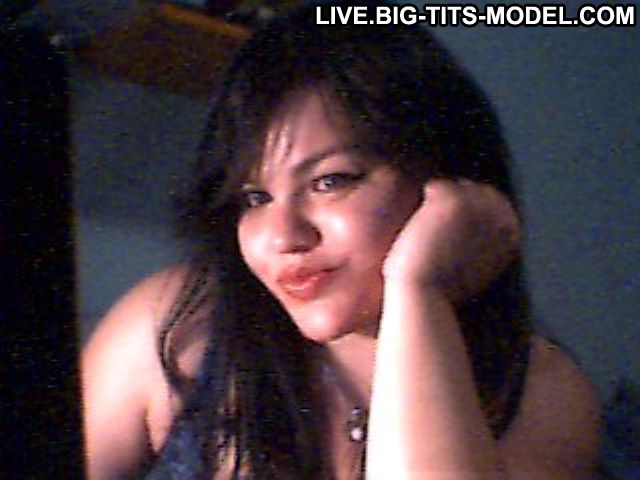Forbidden_rose 4 Stars Black Hair Straight Brown Eyes Curvy