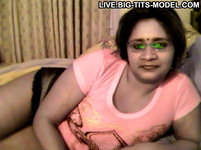 Indiankitty1 Mauritian Indian Healthy Milf Straight Online