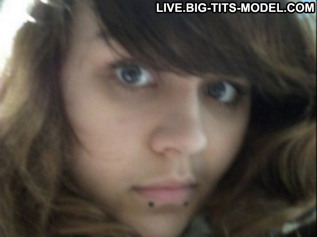 Violineaa Serbian Coed Blue Eyes Teen Brown Hair Bisexual